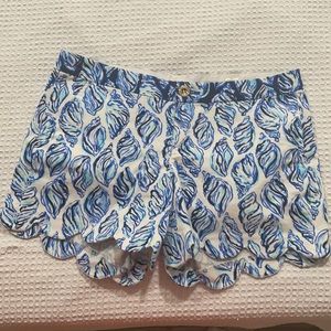 Lilly Pulitzer 5” inseam scalloped shorts
